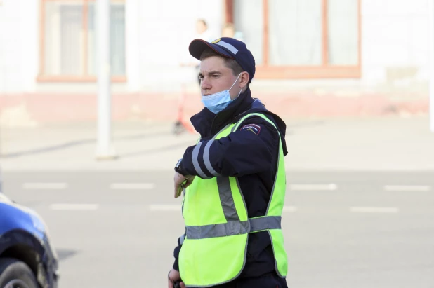 Первые большие пробки в Барнауле после закрытия моста на Новом рынке. Май 2022 года.