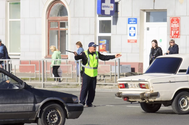 Первые большие пробки в Барнауле после закрытия моста на Новом рынке. Май 2022 года.