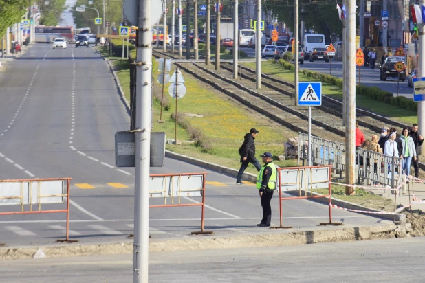 Первые большие пробки в Барнауле после закрытия моста на Новом рынке. Май 2022 года.