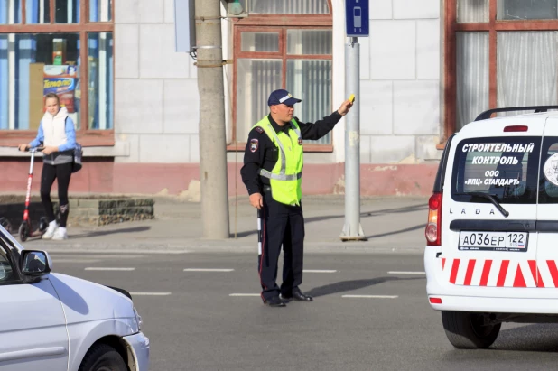 Первые большие пробки в Барнауле после закрытия моста на Новом рынке. Май 2022 года.