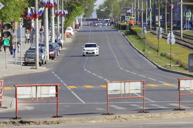 Первые большие пробки в Барнауле после закрытия моста на Новом рынке. Май 2022 года.