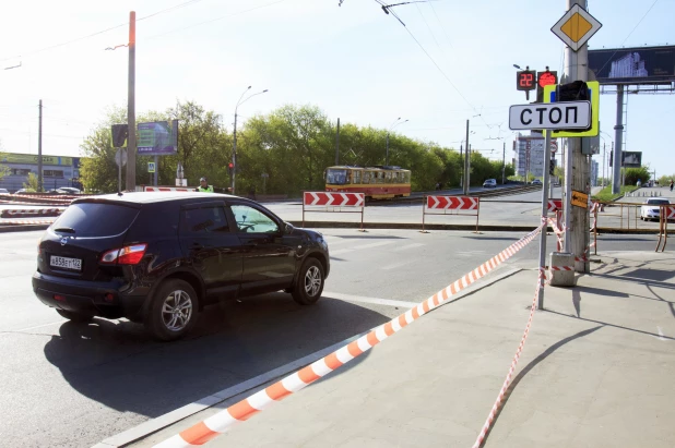 Первые большие пробки в Барнауле после закрытия моста на Новом рынке. Май 2022 года.