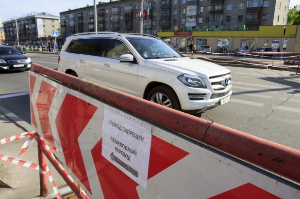 Первые большие пробки в Барнауле после закрытия моста на Новом рынке. Май 2022 года.