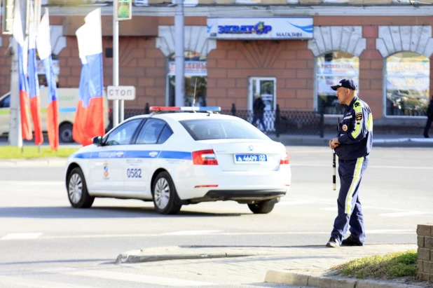 Первые большие пробки в Барнауле после закрытия моста на Новом рынке. Май 2022 года.