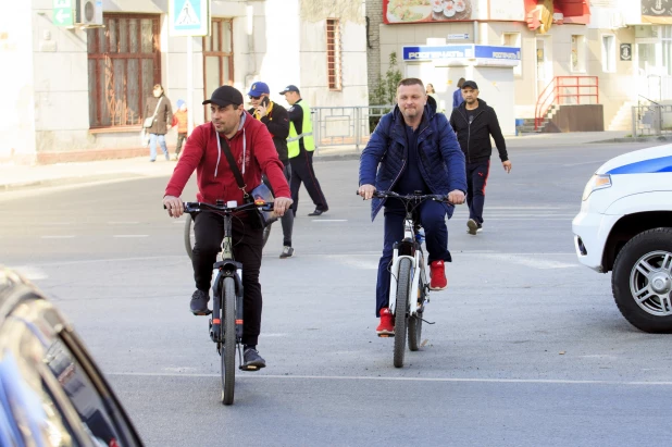 Первые большие пробки в Барнауле после закрытия моста на Новом рынке. Май 2022 года.