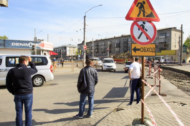 Первые большие пробки в Барнауле после закрытия моста на Новом рынке. Май 2022 года.