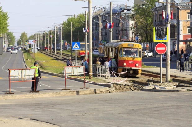 Первые большие пробки в Барнауле после закрытия моста на Новом рынке. Май 2022 года.