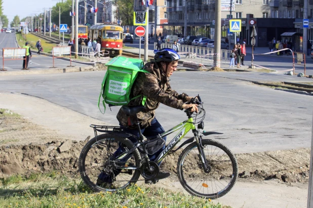 Первые большие пробки в Барнауле после закрытия моста на Новом рынке. Май 2022 года.