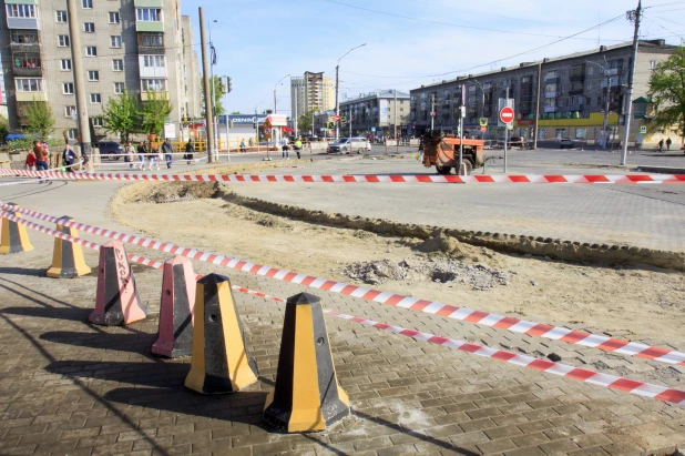 Первые большие пробки в Барнауле после закрытия моста на Новом рынке. Май 2022 года.