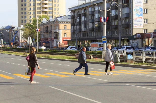 Первые большие пробки в Барнауле после закрытия моста на Новом рынке. Май 2022 года.