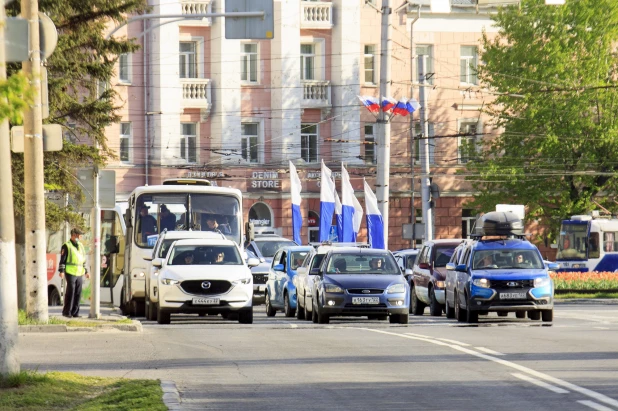 Первые большие пробки в Барнауле после закрытия моста на Новом рынке. Май 2022 года.