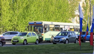 Первые большие пробки в Барнауле после закрытия моста на Новом рынке. Май 2022 года.