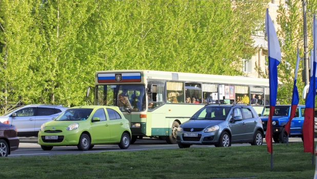 Первые большие пробки в Барнауле после закрытия моста на Новом рынке. Май 2022 года.