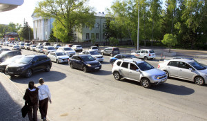 Первые большие пробки в Барнауле после закрытия моста на Новом рынке. Май 2022 года.