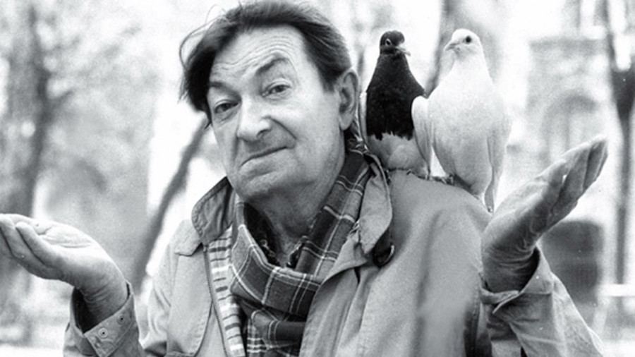 Георгий Вицин любил кормить голубей на Арбате. 