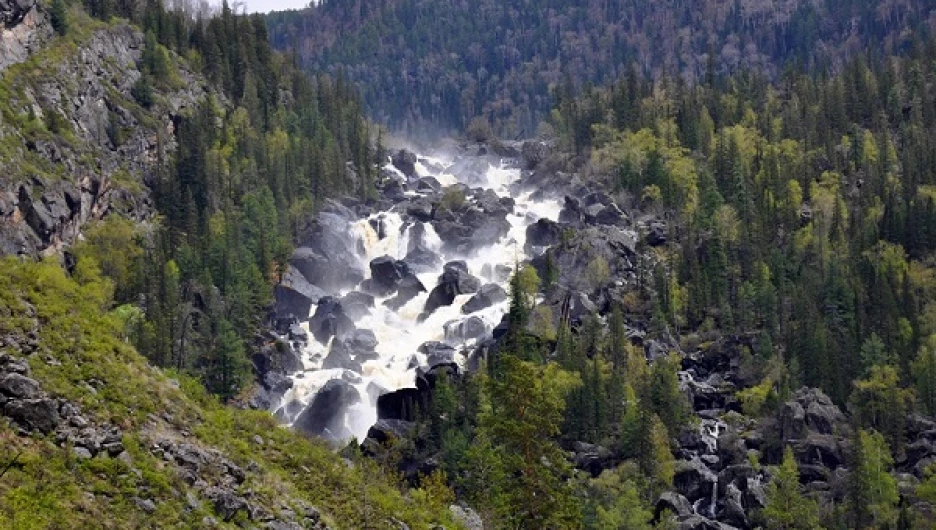 Закрыли маршрут до крупнейшего каскадного водопада Алтая