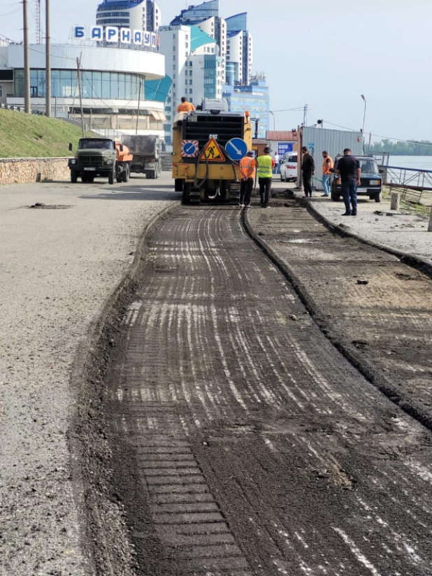 В Барнауле приступили к благоустройству набережной Речного вокзала