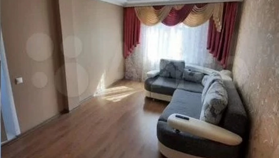 2-комнатная квартира продается за 5,25 млн рублей на пересечении ул. Юрина, 208 и ул. Попова, 39, в Барнауле.