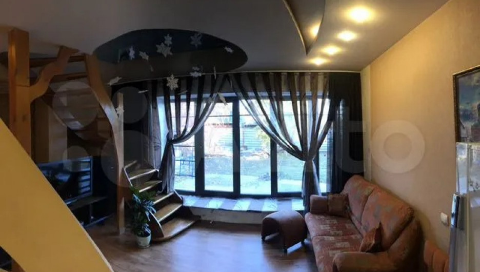 Частный дом с «экстремальным» этажом за 7,95 млн рублей продается в Салаирском проезде, 23, в Барнауле.