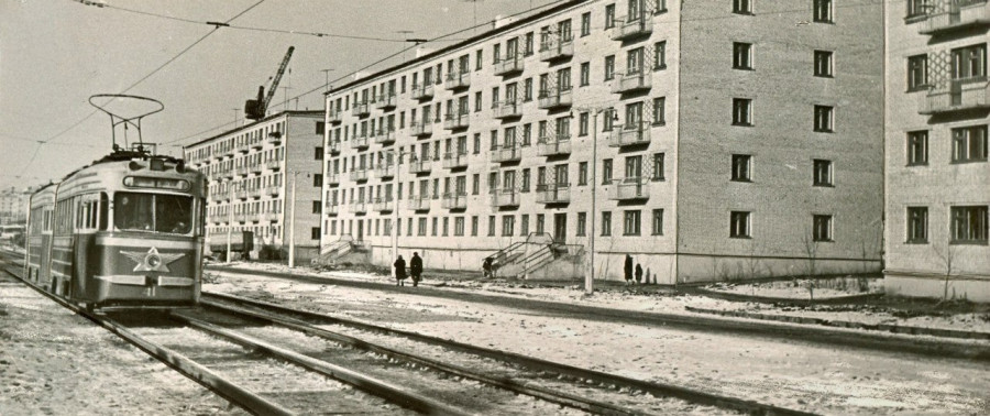 Трамвайная линия на проспекте Ленина в районе ул. Матросова. 1960-е.