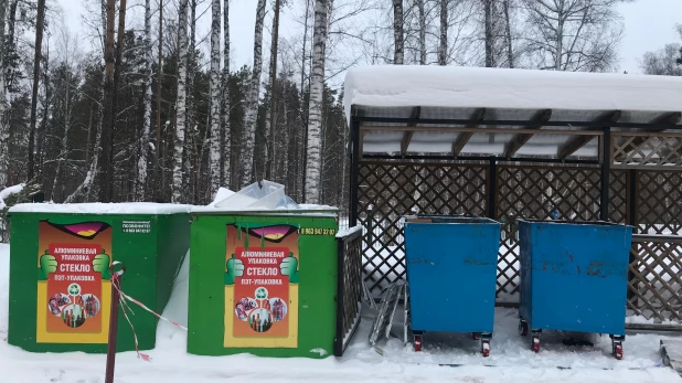 Контейнеры для ТКО. Мусор в городе.