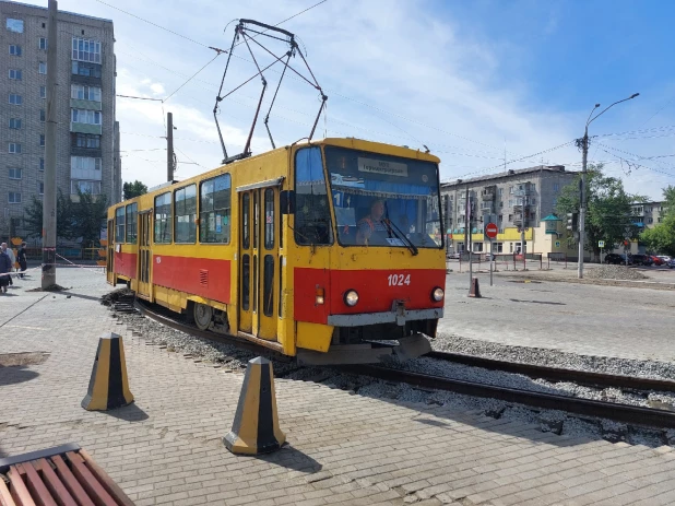 На мосту в районе Нового рынка начался демонтаж.