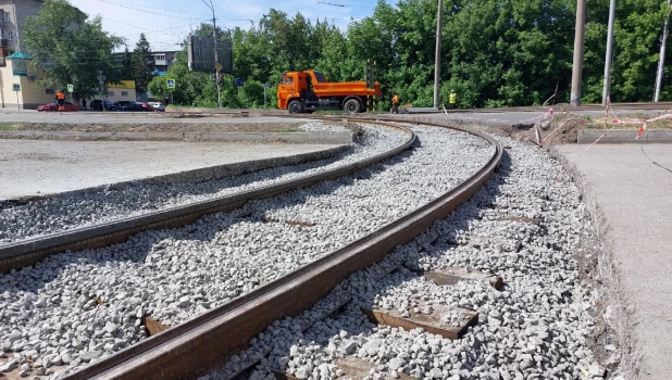 На мосту в районе Нового рынка начался демонтаж.