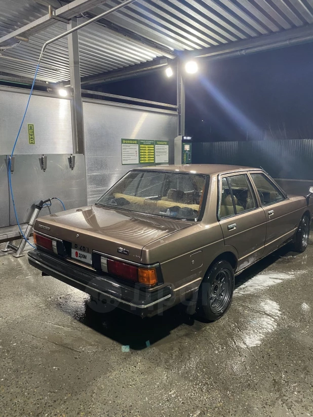 Серо-оливковый Nissan Bluebird, выпущенный в 1985 году, продается в Барнауле за 265 тыс. рублей.