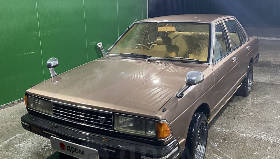 Серо-оливковый Nissan Bluebird, выпущенный в 1985 году, продается в Барнауле за 265 тыс. рублей.