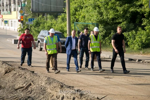 Вячеслав Франк провел выездное совещание по реконструкции путепровода на проспекте Ленина.