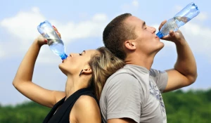 Учимся правильно пить воду с Альфа Дженис.