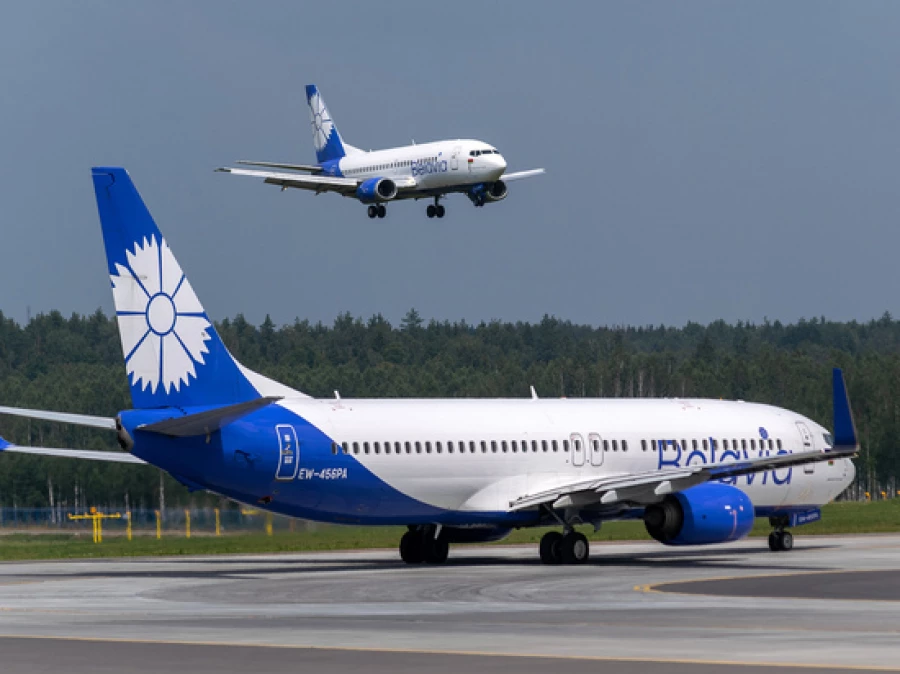 Самолет Belavia.