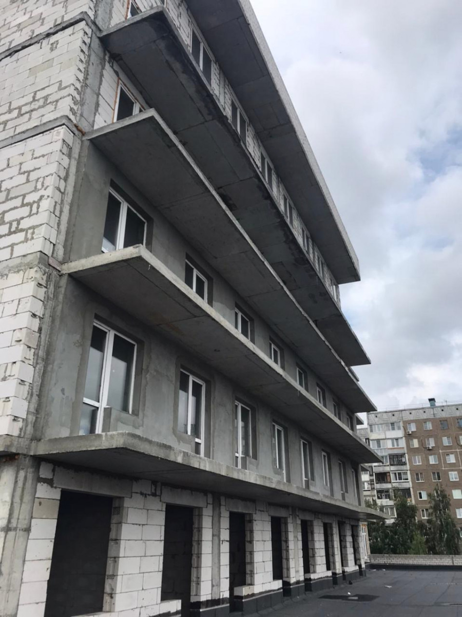 Здание на ул. Шумакова, 21, лето 2021 года.