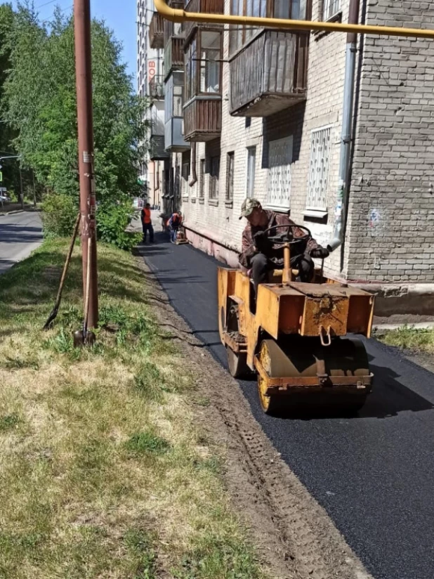 Дороги ремонтируют в Барнауле.