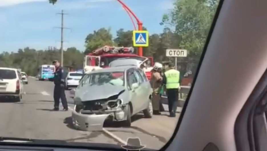 Четыре человека пострадали в серьезном ДТП в Барнауле