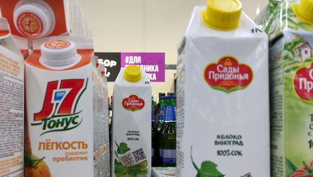 Упаковки соков стали белыми в барнаульских супермаркетах.