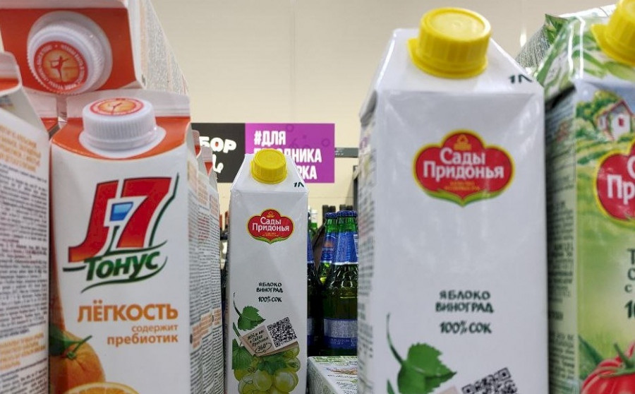 Упаковки соков стали белыми в барнаульских супермаркетах.