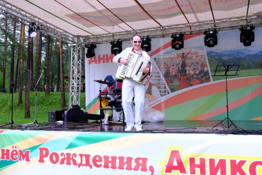 Традиционный выезд сотрудников компании в Горный Алтай.
