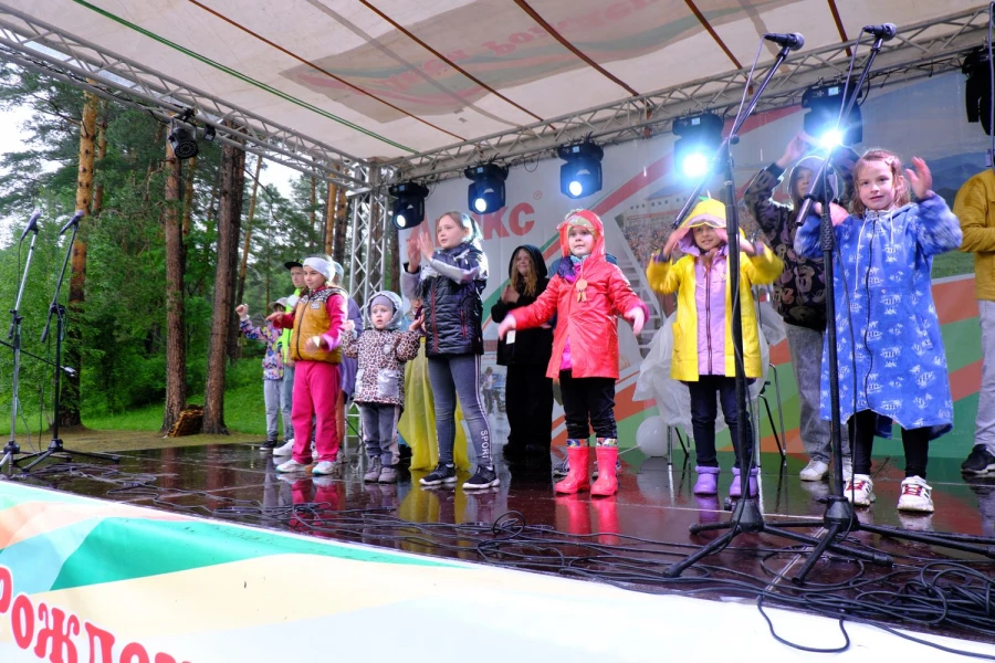 Традиционный выезд сотрудников компании в Горный Алтай.
