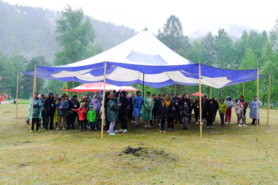 Традиционный выезд сотрудников компании в Горный Алтай.

