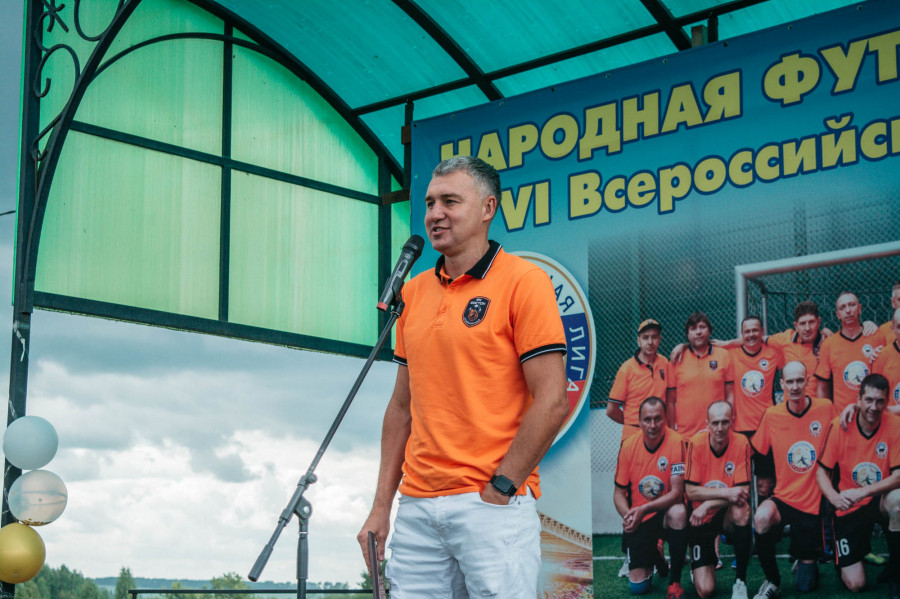 Андрей Силютин на празднике футбола в селе Дружба Целинного района. 