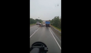 На дождливой трассе Барнаул-Новосибирск перевернулся автомобиль