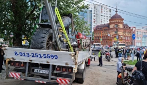 Хроника событий на пр. Красноармейском, 61, где снесли гигантский мотоцикл