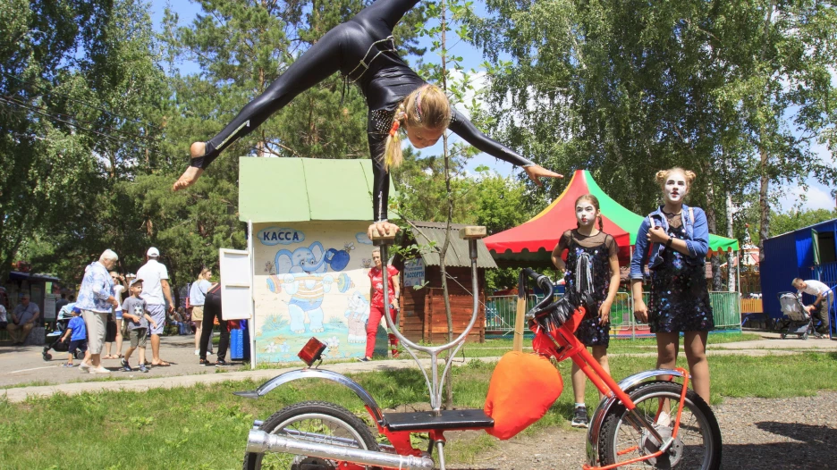 Чемпионат по переносу жен прошел в Барнауле
