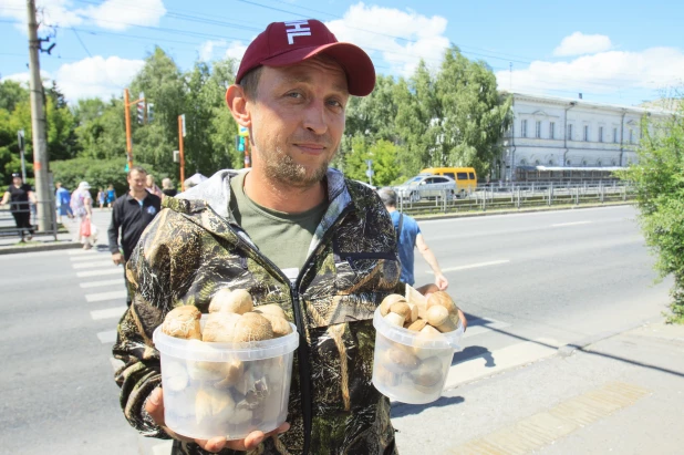 Торговля на рынке на Спартаке