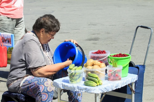 Торговля на рынке на Спартаке