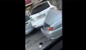 Авария на парковке в Барнауле