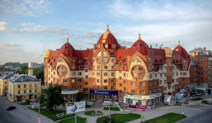 Круглую квартиру за 22 млн рублей продают на пр. Ленина, 31 в Барнауле.