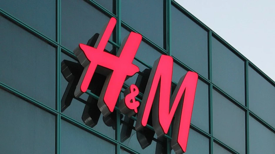 H&M.
