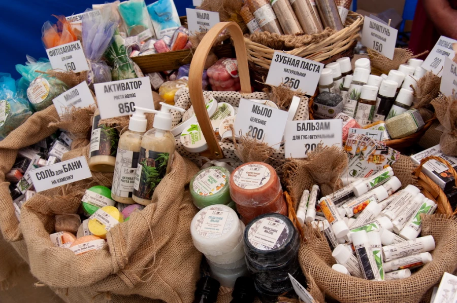 Торговля в Сростках.